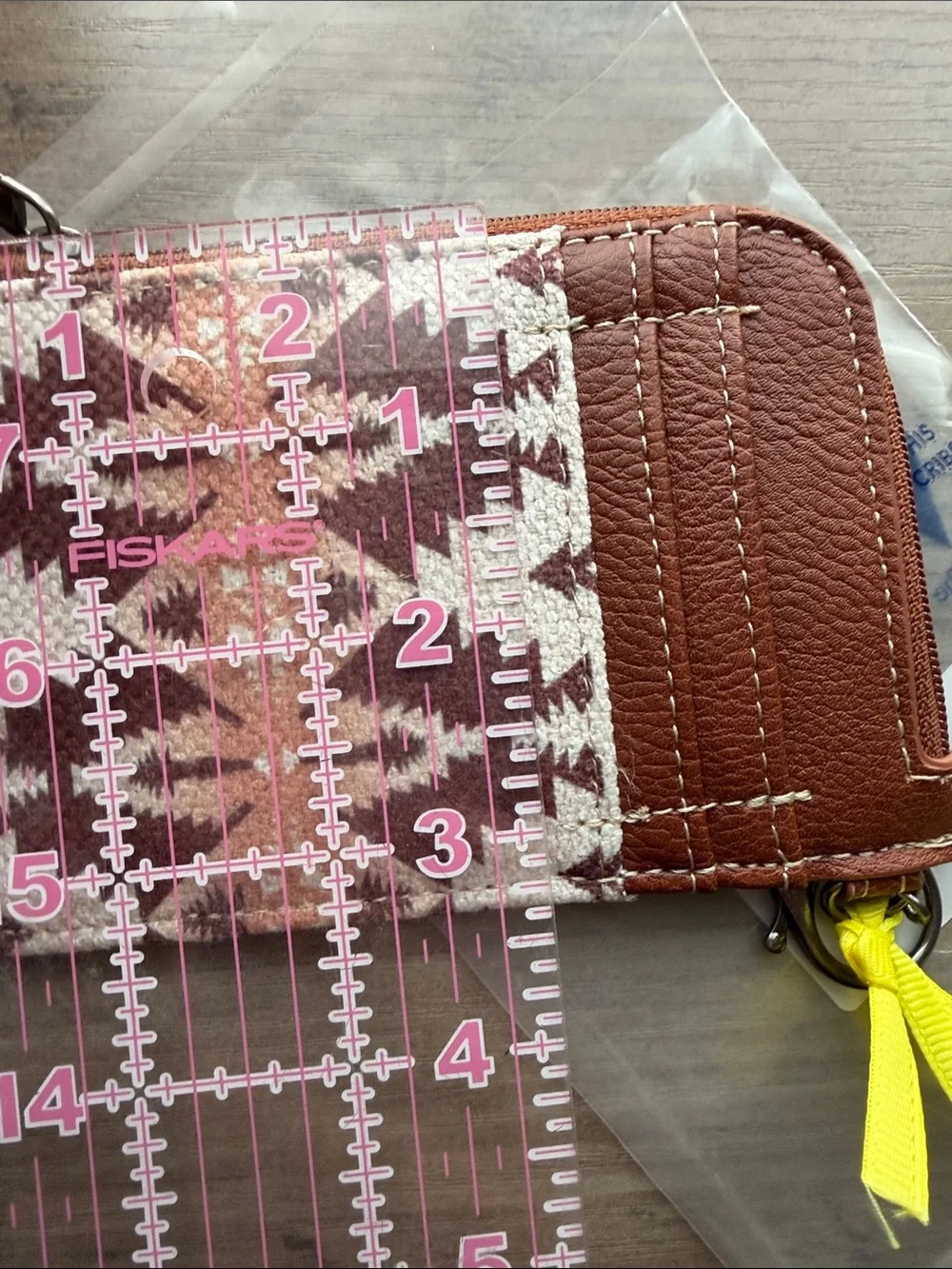 NWT Wrangler Brown Southwestern Print Mini Zip Card Case